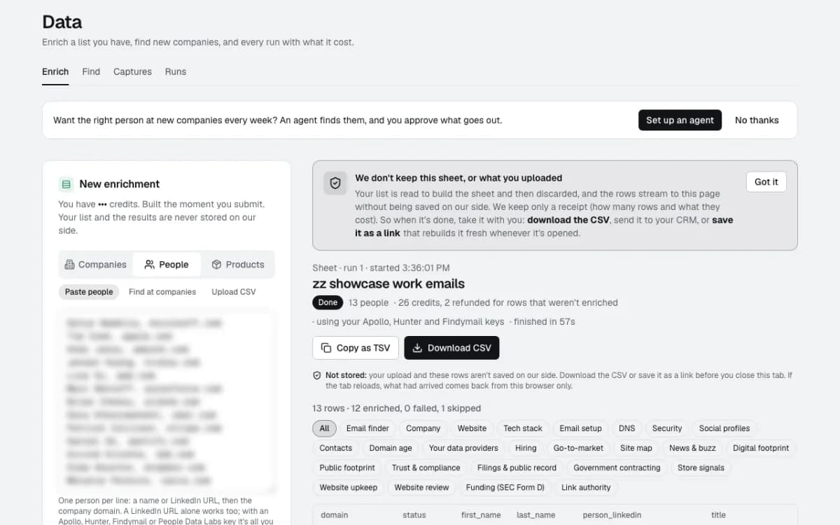 The finished sheet: 13 people, 26 credits with 2 refunded, using the account's Apollo, Hunter and Findymail keys